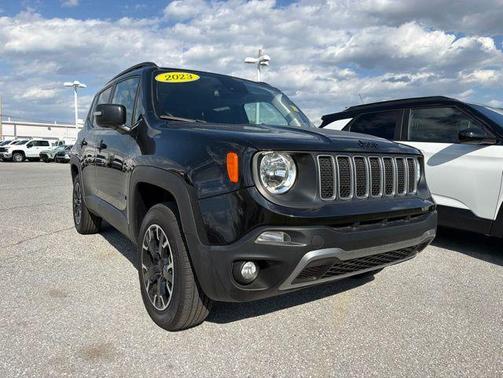 Black 2023 Jeep Renegade Latitude
