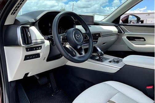 2024 Mazda CX-90 PHEV Premium Plus