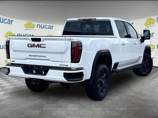 White 2024 GMC Sierra 2500 AT4