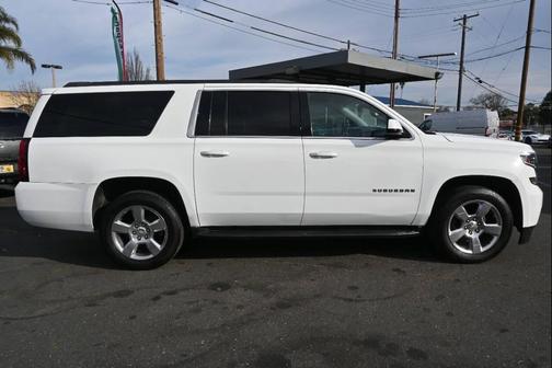 2017 Chevrolet Suburban LT