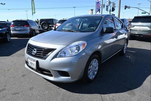 2012 Nissan Versa 1.6 S