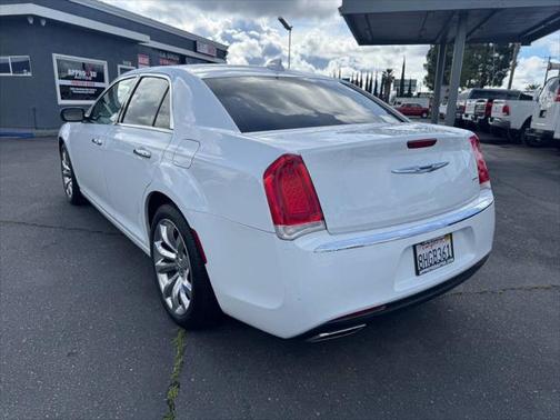 2018 Chrysler 300 Limited