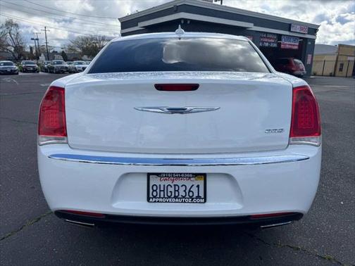 2018 Chrysler 300 Limited
