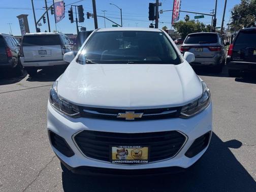 White 2017 Chevrolet Trax LS