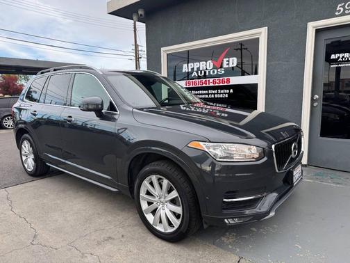 2016 Volvo XC90 T6 Momentum