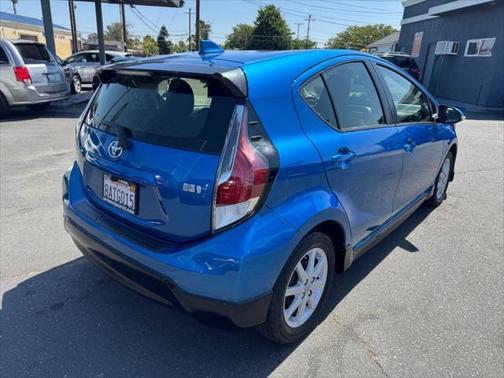 2017 Toyota Prius c One