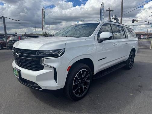 2023 Chevrolet Suburban RST