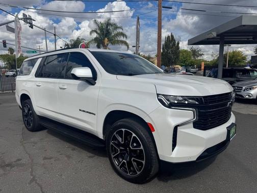 2023 Chevrolet Suburban RST