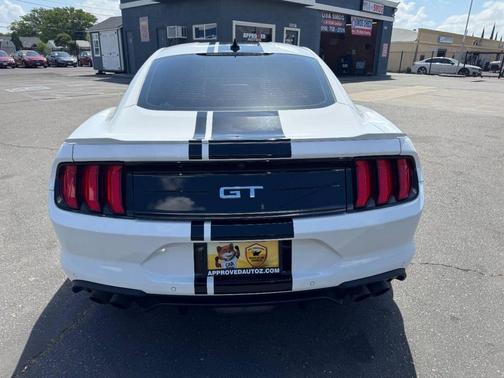 Oxford White 2023 Ford Mustang GT Premium