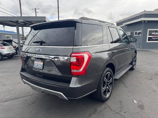 2020 Ford Expedition XLT 4x2 4dr SUV