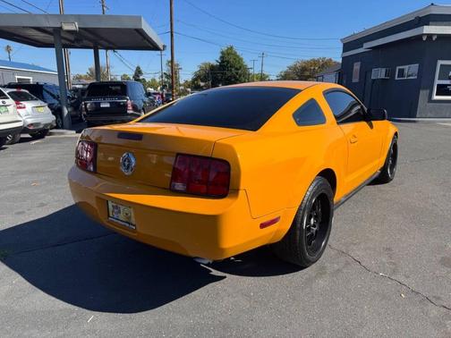 2008 Ford Mustang Deluxe