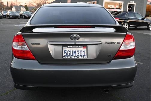 2004 Toyota Camry SE V6