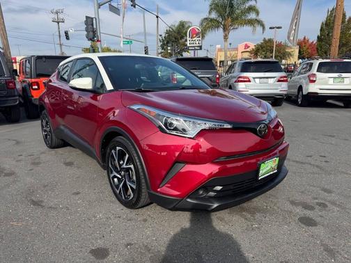 2018 Toyota C-HR XLE 4dr Crossover