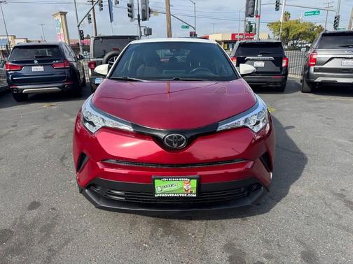 2018 Toyota C-HR XLE 4dr Crossover