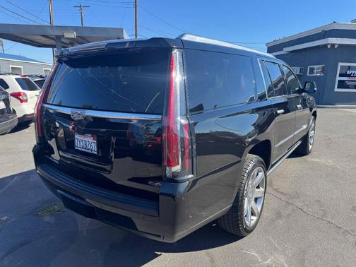 2017 Cadillac Escalade ESV Premium Luxury