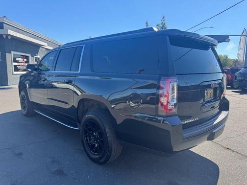 2020 GMC Yukon XL SLT Standard Edition