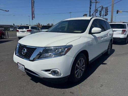 2016 Nissan Pathfinder SV