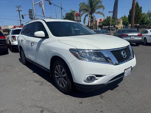 2016 Nissan Pathfinder SV