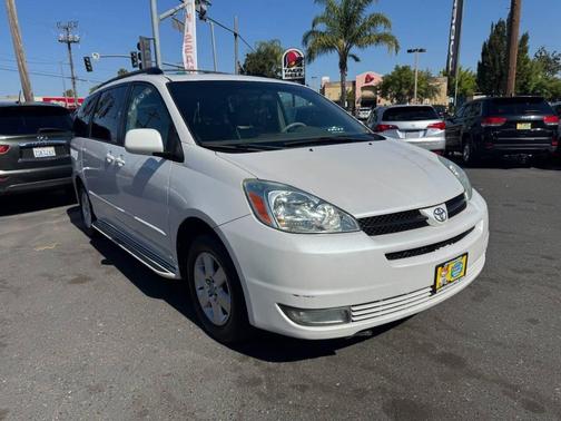 2004 Toyota Sienna XLE