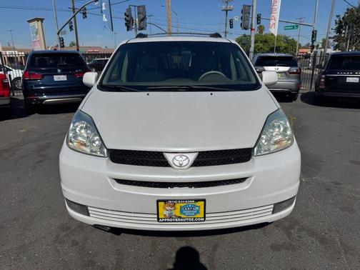 2004 Toyota Sienna XLE