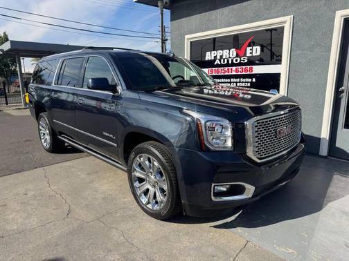 Blue 2017 GMC Yukon XL Denali
