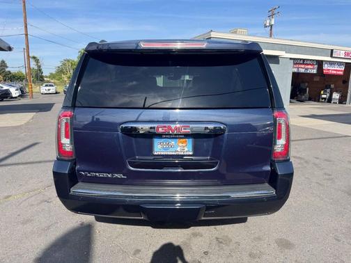 Blue 2017 GMC Yukon XL Denali