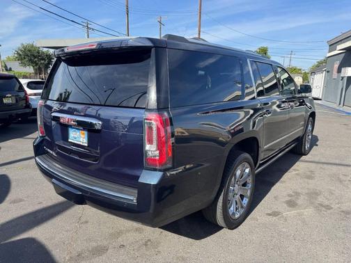 Blue 2017 GMC Yukon XL Denali