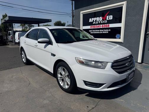 White 2013 Ford Taurus SEL 4dr Sedan
