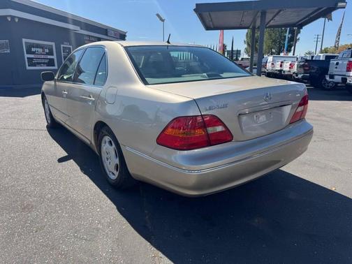 2001 Lexus LS 430 Base