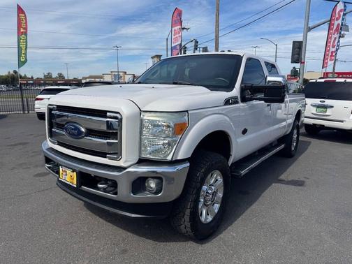 White 2016 Ford F-350 Lariat