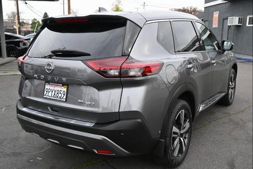 2023 Nissan Rogue SL