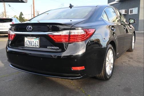 2013 Lexus ES 300h Base