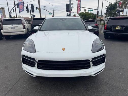 White 2020 Porsche Cayenne Cayenne