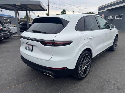 White 2020 Porsche Cayenne Cayenne