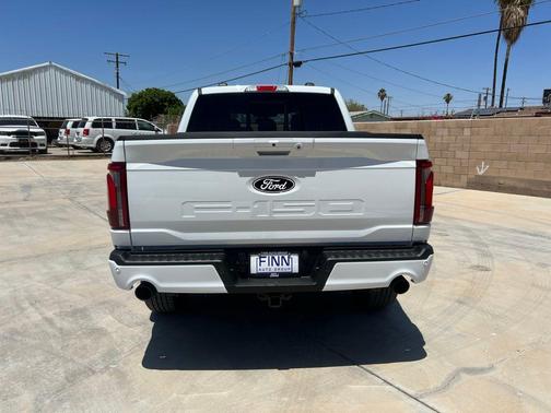 Oxford White 2025 Ford F-150 Lariat