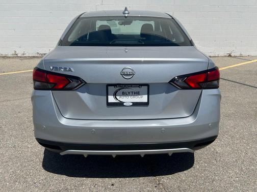 Brilliant Silver Metallic 2025 Nissan Versa 1.6 SV