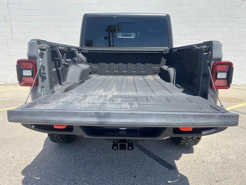 Sting-Gray Clearcoat 2021 Jeep Gladiator Mojave 4x4