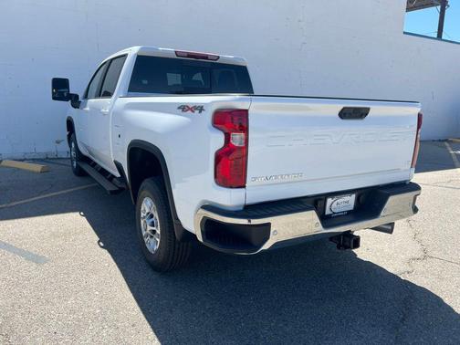 Summit White 2026 Chevrolet Silverado 2500 LT