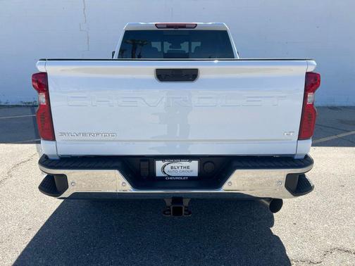 Summit White 2026 Chevrolet Silverado 2500 LT