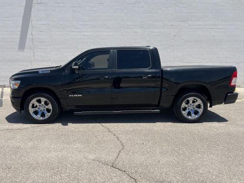 Diamond Black Crystal Pearlcoat 2019 RAM 1500 Big Horn