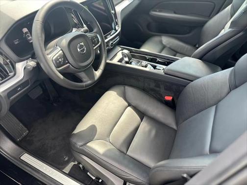 2024 Volvo S60 B5 Core Dark Theme