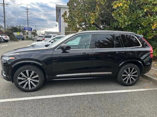 2025 Volvo XC90 B5 Core