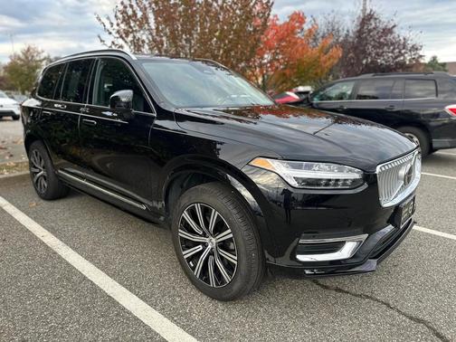 2025 Volvo XC90 B5 Core