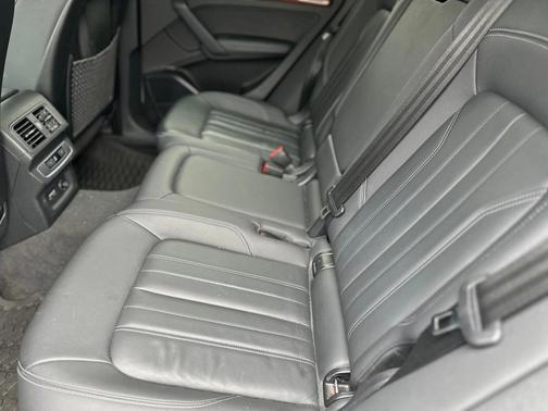 2021 Audi Q5 45 Premium Plus