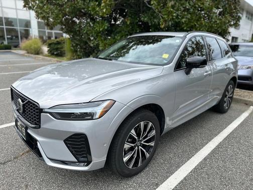 2025 Volvo XC60 B5 Plus