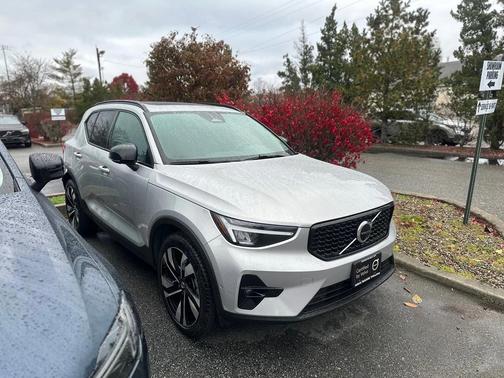 2025 Volvo XC40 Plus