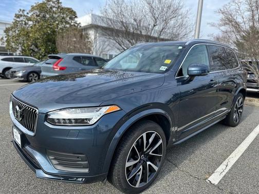2021 Volvo XC90 T6 Momentum