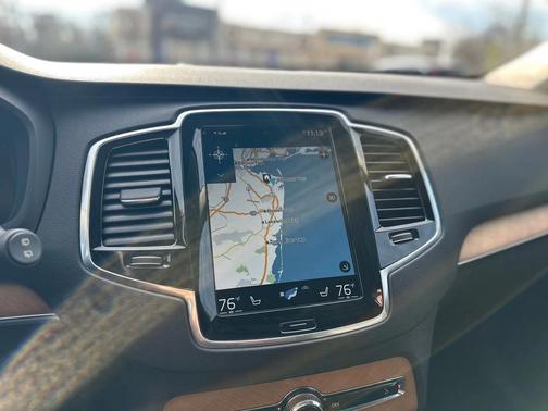 2021 Volvo XC90 T6 Momentum