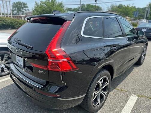 2022 Volvo XC60 B5 Momentum