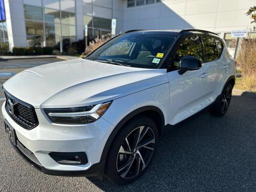 2021 Volvo XC40 T5 R-Design
